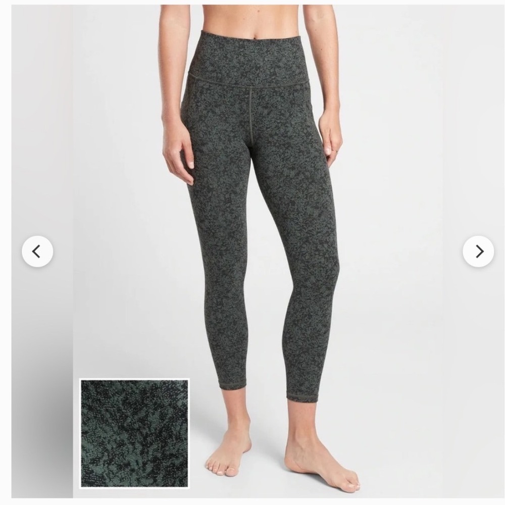 Athleta Salutation Stash Pocket II 7/8 Tight Moonflower Bali Green Leggings L